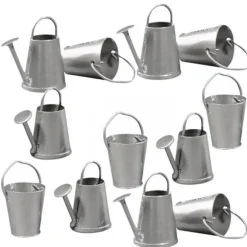6 mini vattenkannor och 6 metallhinkar 2 cm