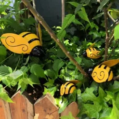 4 st metallbi väggkonstskulpturer järnbi hängande väggdekor för inomhus utomhus hem trädgård gård gräsmatta dekorationer