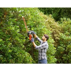 BLACK+DECKER Häcksax 60cm 600W med sågblad