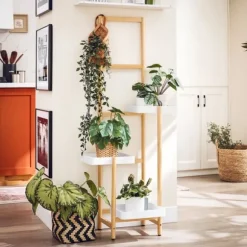 Blomhylla i trä - Växtställ STR13-WN - Flerplanig - För 3 krukor - 31×130×27 cm - Montering krävs - Vit