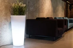 Blomkruka med LED-belysning 80 cm hög – vit