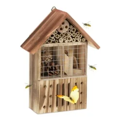 Insektshotell av robust furu