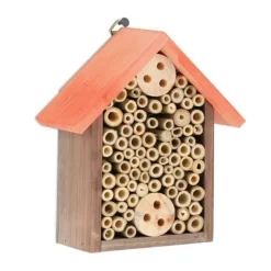 Insektshotell för vilda bin i Robustiek