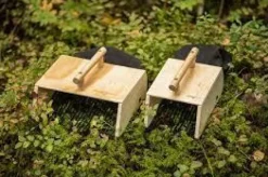 MARJUKKA BÄRPLOCKARE PRO LITEN, bärplockare trä marjukka, bärplockare plywood