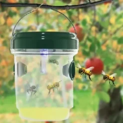 Mygg- och Getingfälla med Solenergi