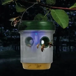 Mygg- och Getingfälla med Solenergi