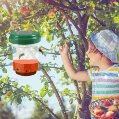 Pack med 2 hängande solfångare för getingar med LED-lampa, återanvändbara flugtraps och väddor för utomhus- och inomhusbruk.