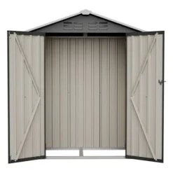 Redskapsbod i metall 154×83×180 cm med ventilationshål, inkl. metallfundament, låsbar dörr, vädertålig – grå