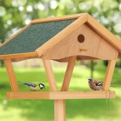 Relaxdays Fågelmatare med stöd, stor, tak som tål väder och vind, trä, 137 x 66 x 59 cm, natur/grön