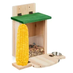 Robust ekorrhus med vattentråg