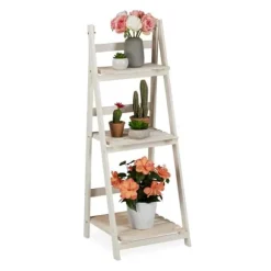 Robust vit blomstertrappa i trä