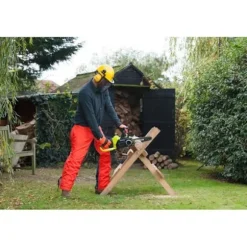 RYOBI - 18V ONE+ Motorsåg - Borstlös - 30 cm svärd - 10 m/s - verktygslös spännare - säljs utan batteri eller laddare - OCS1830