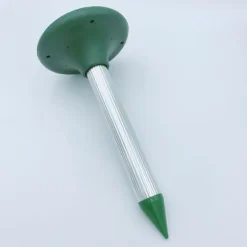 Solcellsdriven djurskrämmare