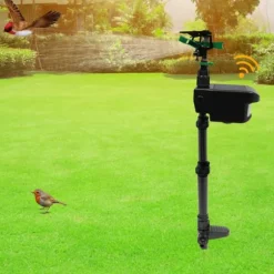 Solcellsdriven djurskrämma, rörelseaktiverad vattenspridare, justerbar för trädgård, fruktodling och anlagda ytor, svart