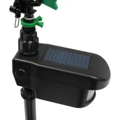 Solcellsdriven djurskrämma, rörelseaktiverad vattenspridare, justerbar för trädgård, fruktodling och anlagda ytor, svart