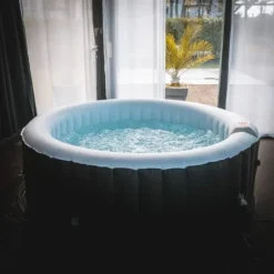 SUNSPA Runt uppblåsbart spa 4 platser