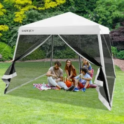 Tak, 300x300x237/246/255 cm, Vit