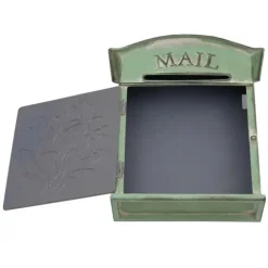 Vintage utomhusbrevlåda - Väggmonterad - Metall - Fjäril- & blommönster - Rustik - Brevinkast 19,5×1,5 cm - 27×10,5×31,2 cm - Militärgrön