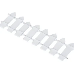 Vit Fairy Garden Ornament med härligt trästaket och växtkrukor