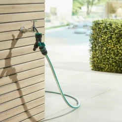 VONROC 2-Vägs Vattenfördelare med Slangkopplingar och Plug-in Adapter – Anslut Två Slangar Samtidigt